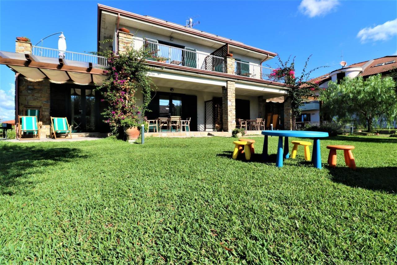 Villa Di Marinella أسشيا المظهر الخارجي الصورة